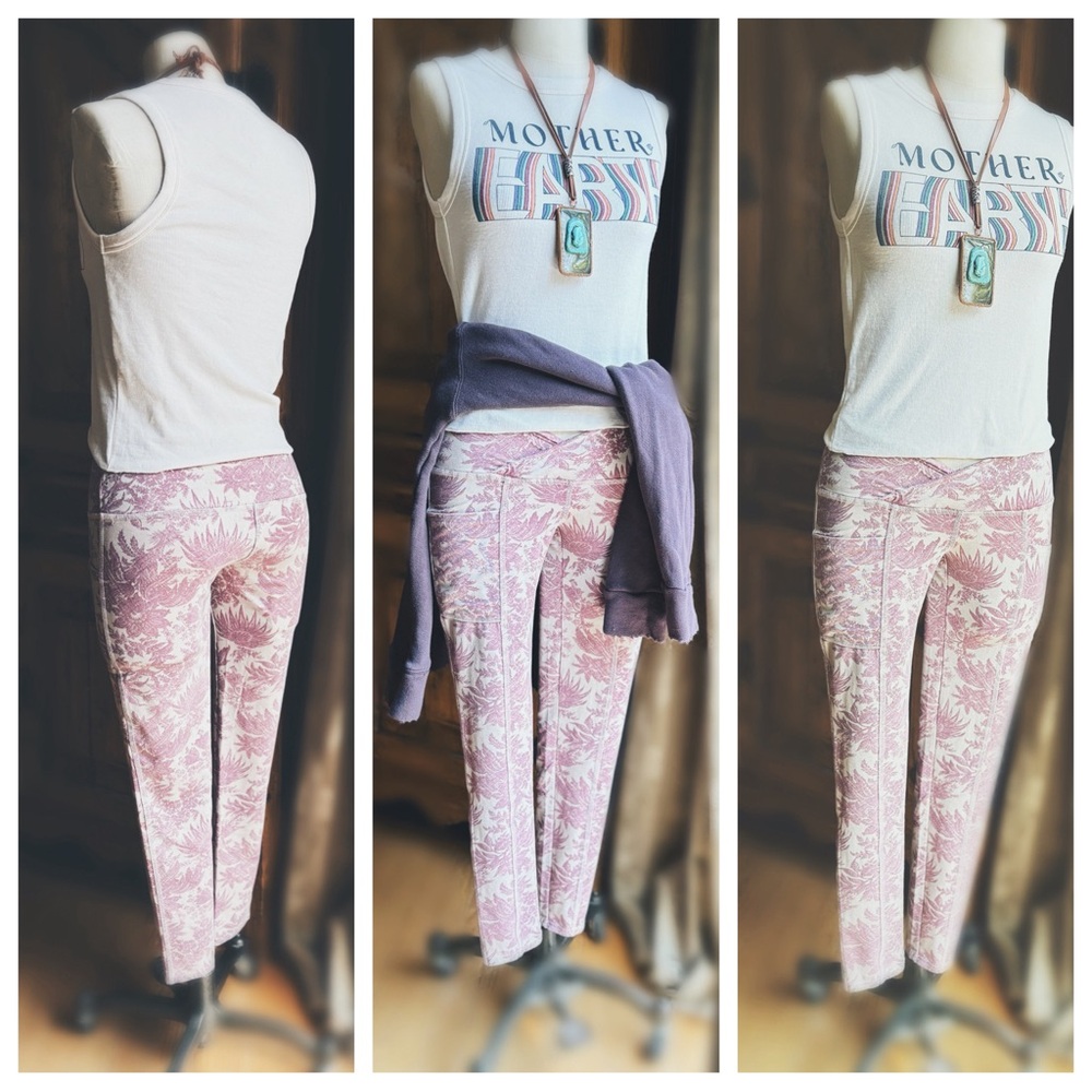 Chaser Vintage Floral Crop Leggings - Mauve Wine - NWT - Size Small - Picture 3 of 10